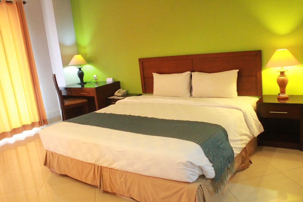 Hotel Town House Bukit Damai Indah Balikpapan  Exterior foto