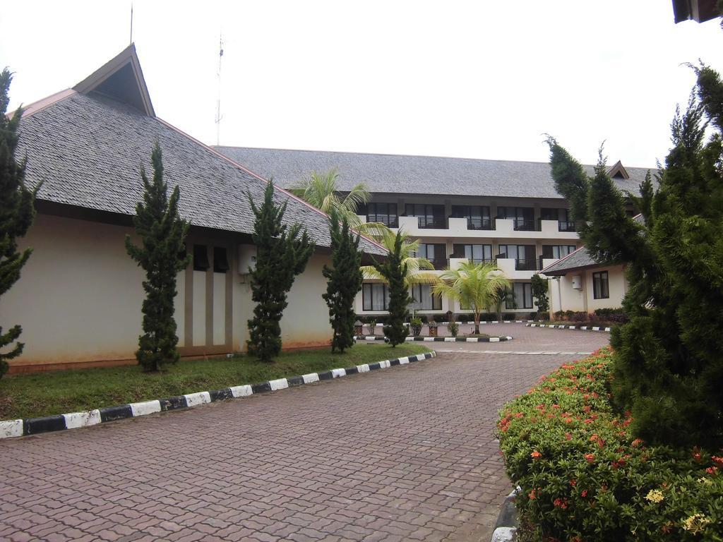 Hotel Town House Bukit Damai Indah Balikpapan  Exterior foto